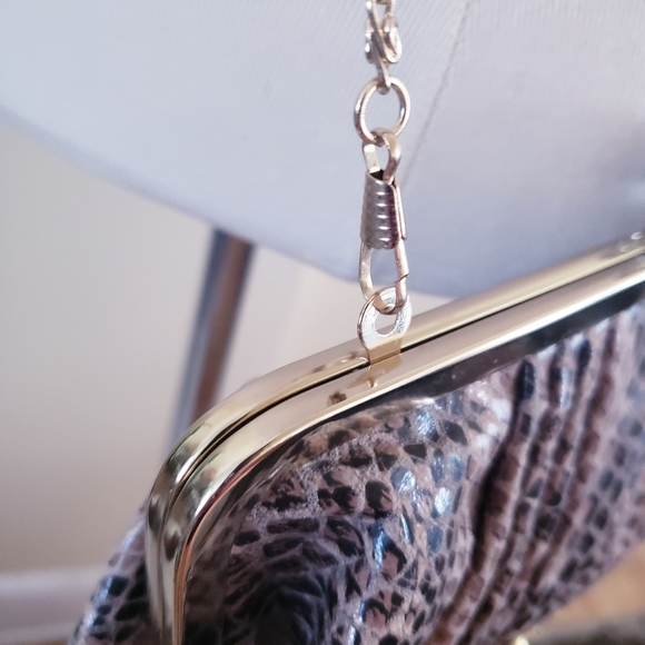 Jessica Simpson NWOT Clutch on Chain - Leopard Print O/S - Picture 12 of 14